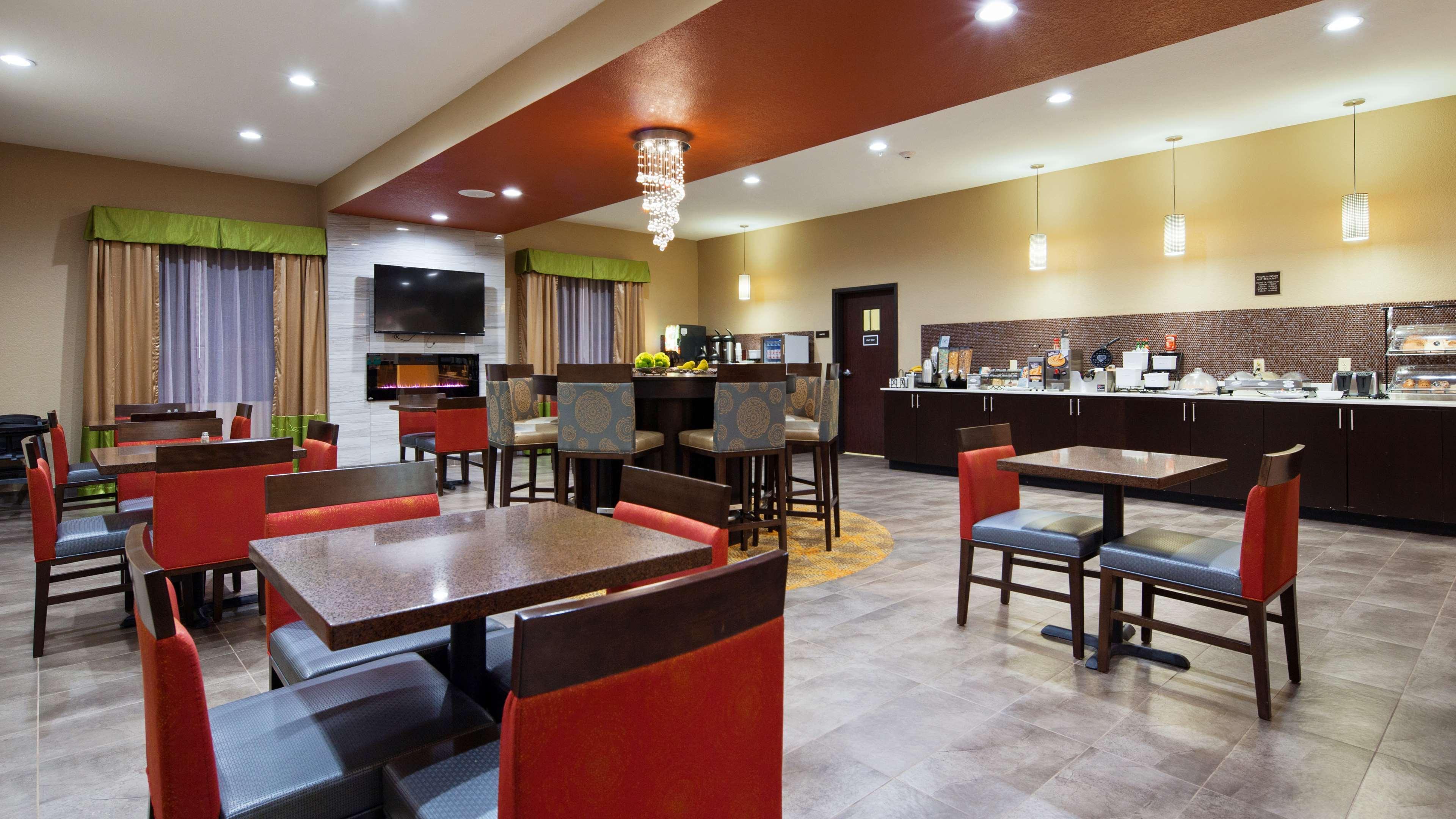 Best Western Plus Fairview Inn & Suites Exterior photo