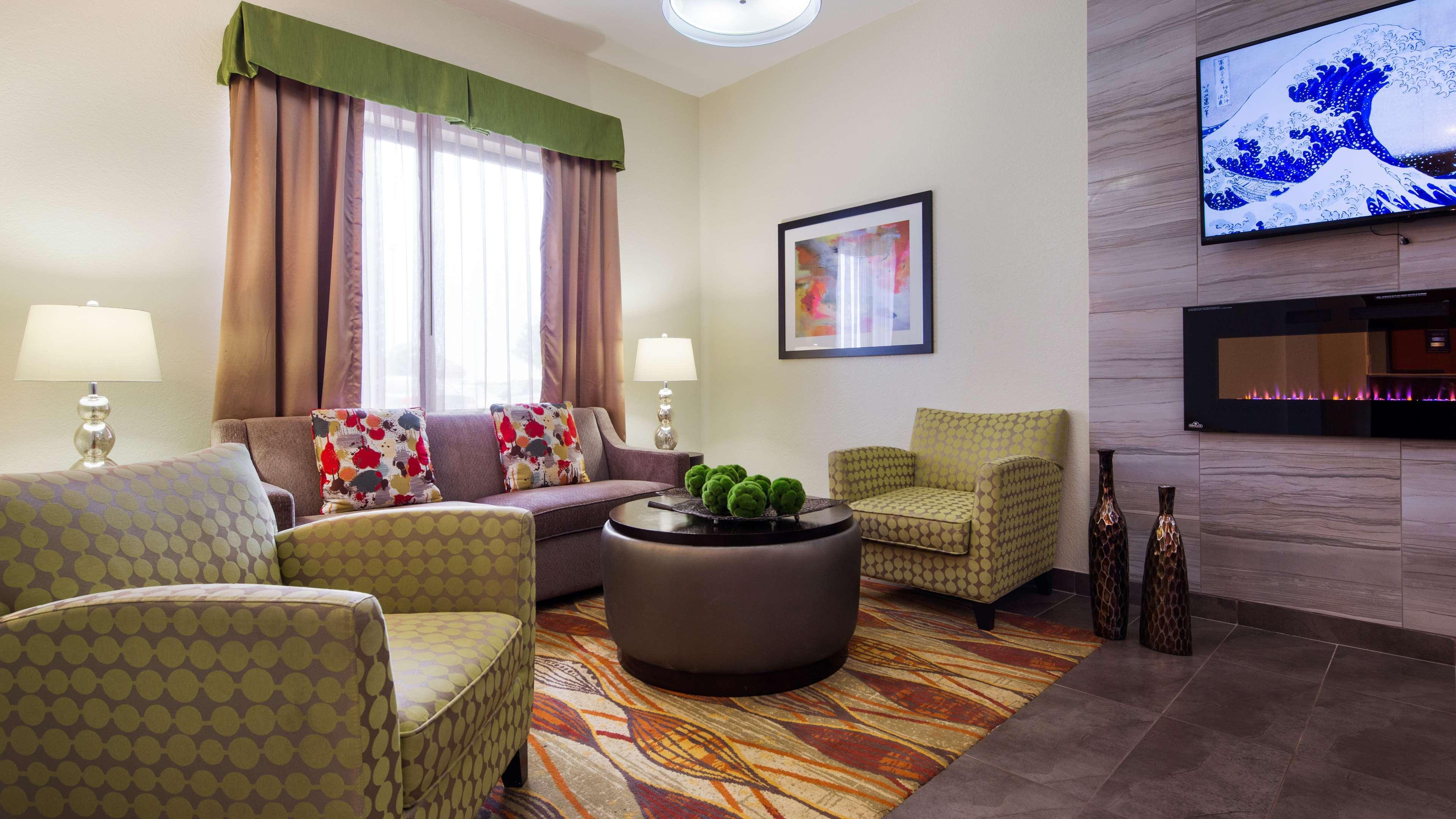 Best Western Plus Fairview Inn & Suites Exterior photo